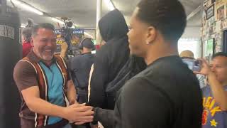 Devin Haney &amp; Oscar De La Hoya SHARE HEARTWARMING HUG &amp; BIG LOVE ahead of Ryan Garcia fight