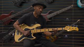 Marcus Miller Destruyendo Su Sire V7 Vintage Ash Natural En Namm Show 2025