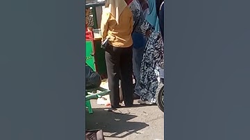wanita cantik mencuri perhatian netizen di media sosial#short viral#short trending