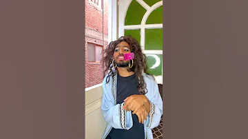 لما يقع مشبك من امك وهي بتنشر الغسيل 