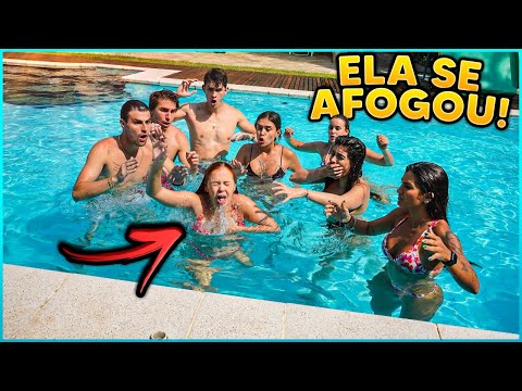 FOMOS GRAVAR UM VÍDEO NA PISCINA MAS UMA DAS MENINAS SE AFOGOU!! (VIDEO NA PISCINA) [ REZENDE EVIL ]