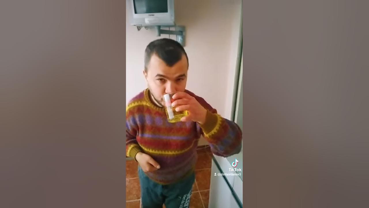 Малкия Мук пие сокче - YouTube