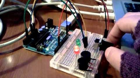 Arduino con 2 Buzzer y 1 Potenciometro