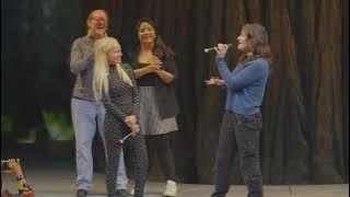 Idina Menzel & Kristin Chenoweth sing 