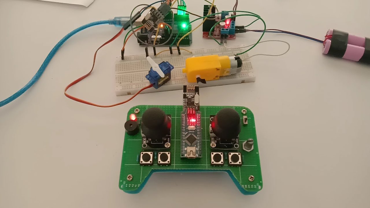 nRF24L01 module with Joysticks controlling test. YouTube