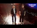 Capture de la vidéo Sanremo 2024 - Alfa Con Roberto Vecchioni Canta "Sogna Ragazzo Sogna"