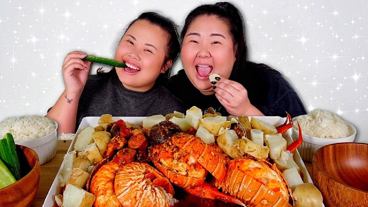 GIANT LOBSTER TAIL SEAFOOD BOIL + GIANT SHRIMP + SNOW CRAB LEGS + CLAMS MUKBANG 먹방 EATING SHOW!