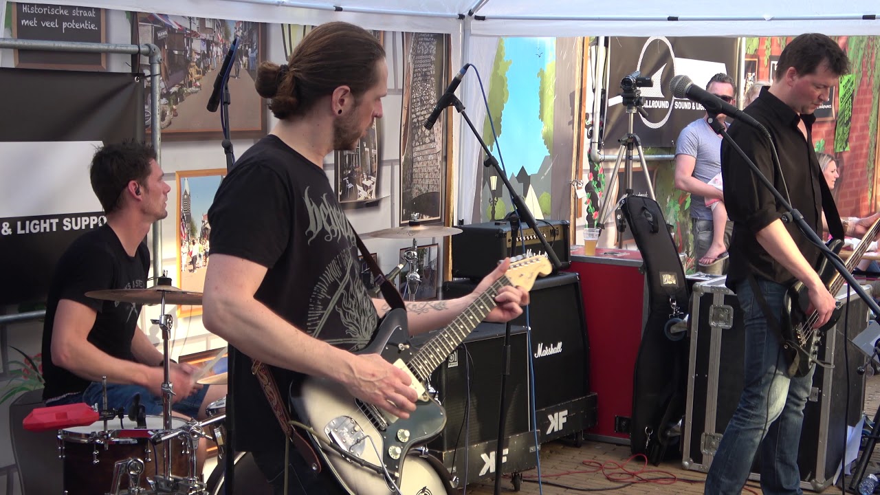Watch Crowjane - Bullet Live @ RecordStoreDay 2018 on YouTube Watch Crowjane - Bullet Live @ RecordStoreDay 2018 on YouTube