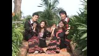 Video thumbnail of "ျငိမ္းခ်မ္းေရးပန္းခင္း (လားဟူဘာသာ)"