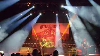 Alter Bridge - "This is War" (live)