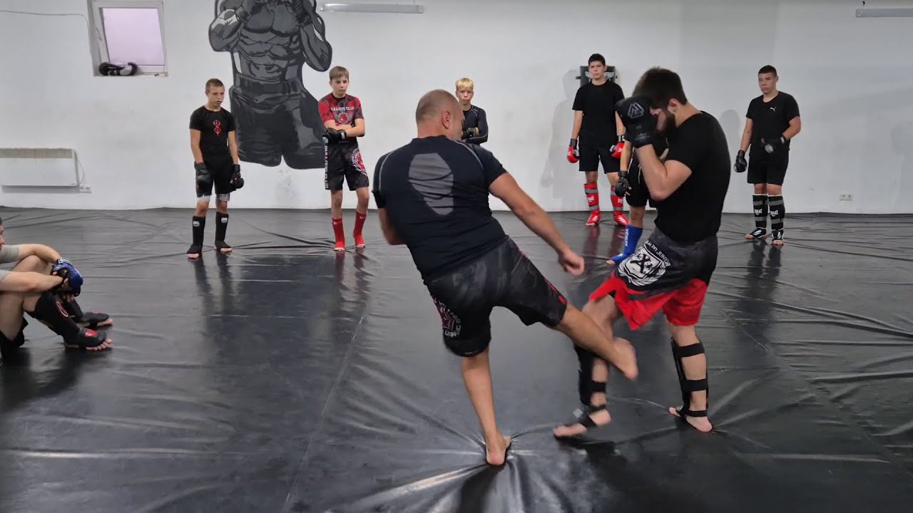 Каф Кик - Самый Коварный Удар. Физика удара, который невозможно блокировать | MMA