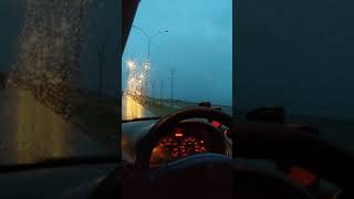 Sahil Yağmur Araba Hikaye