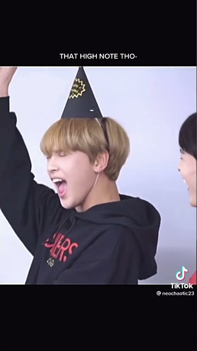 haechan singing happy birthday