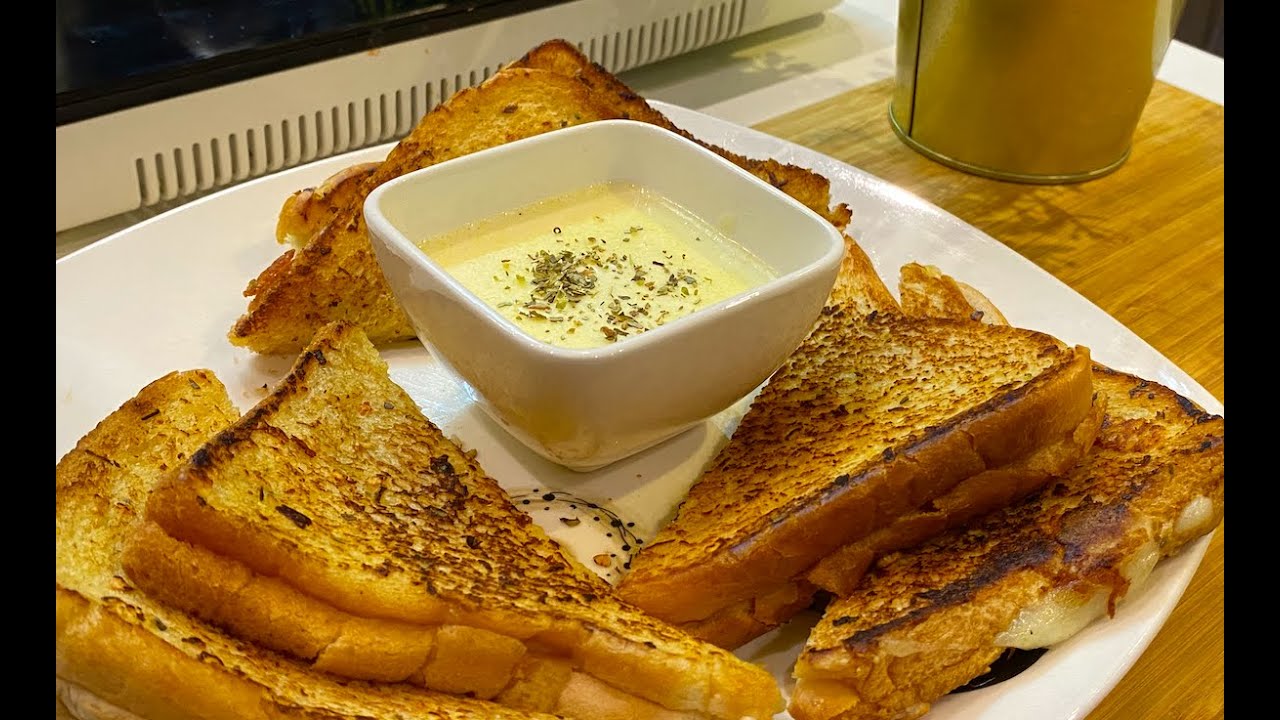 Easy Cheesy Garlic Bread without oven with Creamy Sauce (Mannu) - YouTube