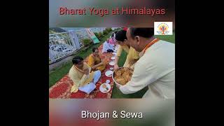 Acharya Pratishtha ji serving Prasadam at Bharat Yoga Retreat Mukteshwar to Bharat Yogis