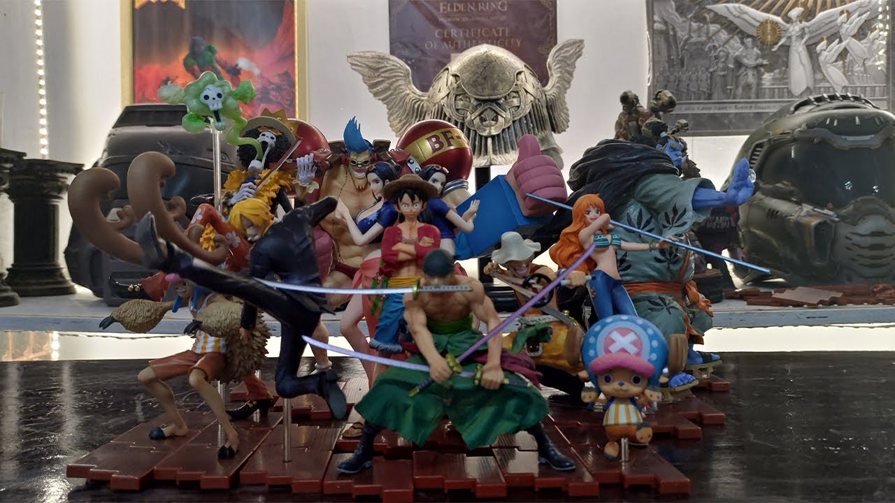 ワンピースRED FIGUARTS ZERO STRAWHAT CREW RED BOX UNBOXING! - YouTube