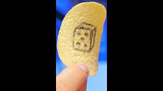 ¡SÍ! ¡SÍ! ¡SÍ! Torre de dados de Pringles: ¡una artesanía medieval! 🎲🎲 #shorts