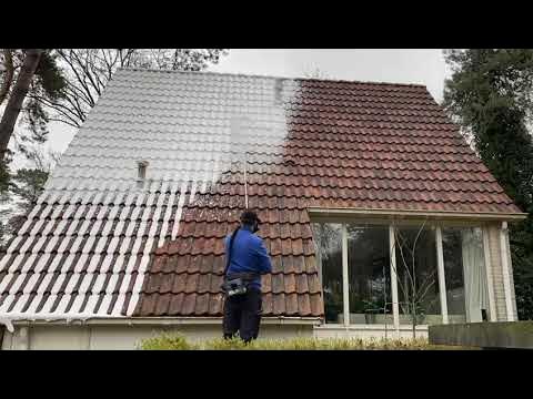 groene aanslag op dakpannen verwijderen met schuim