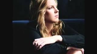 Video thumbnail of "Diana Krall (with Toots Thielemans) La vie en rose.flv"
