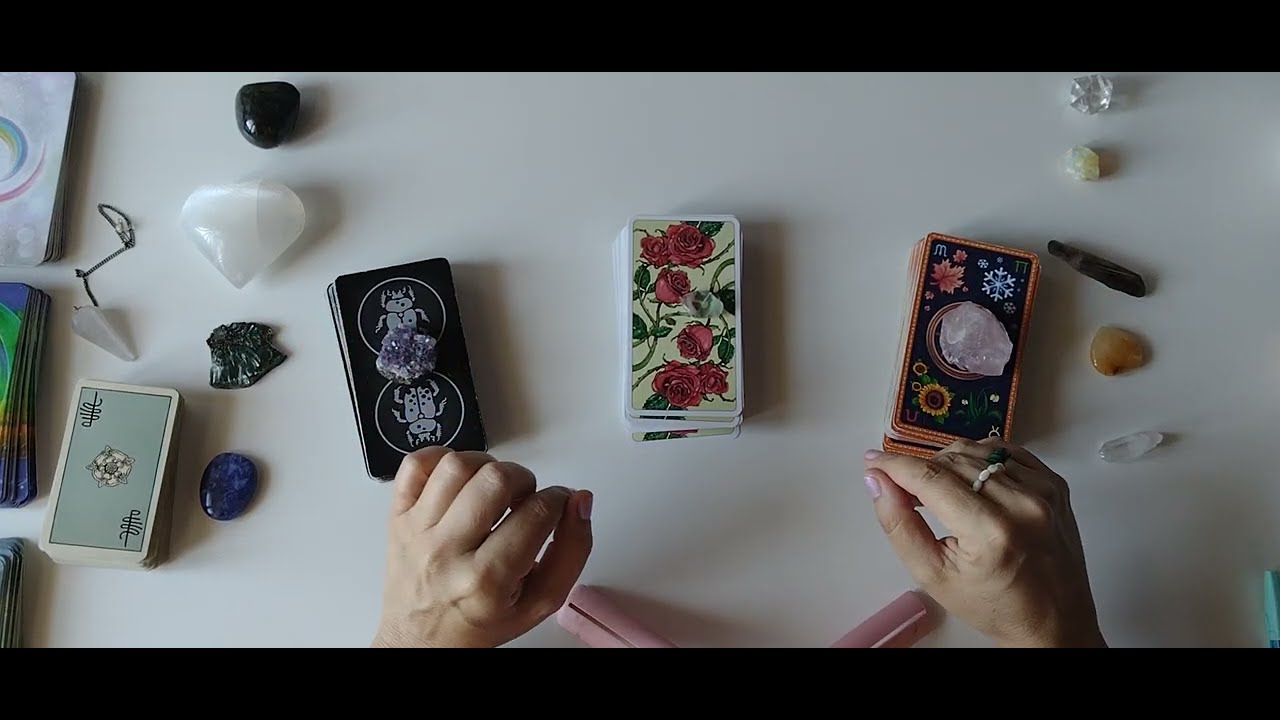 ŠTA VAŠA SIMPATIJA OSEĆA I MISLI KADA VAS VIDI? ❤️💭👁️ IZABERI KARTU - TAROT