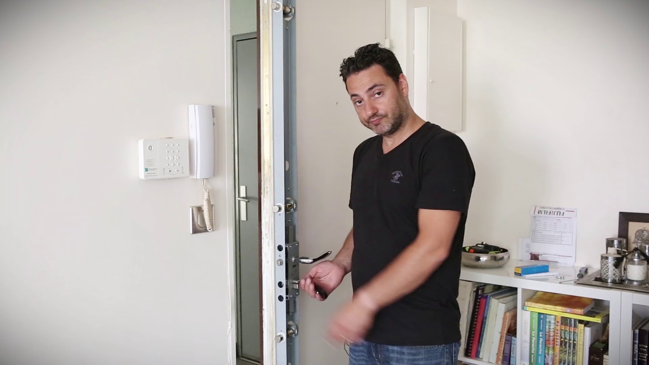 Serrure carénée en applique