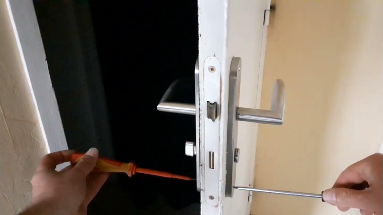 Eviter d'être coincé dans une pièce à cause d'une poignée de porte qui  tourne dans le vide. - YouTube
