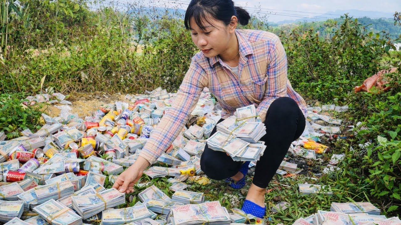 New Year Luck Smiles on a Country Girl | Picking Scrap to Sell and Finding Cash