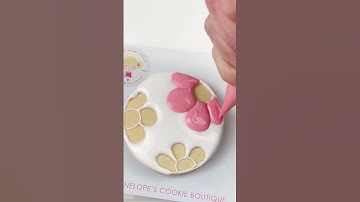 Wet On Wet Flowers Decorated Cookie 🌸 #cookiedecorating #cookies #decoratedcookies #shorts