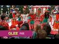 GLEE - Here Comes Santa Claus (Down Santa Claus Lane) [Full Performance] HD