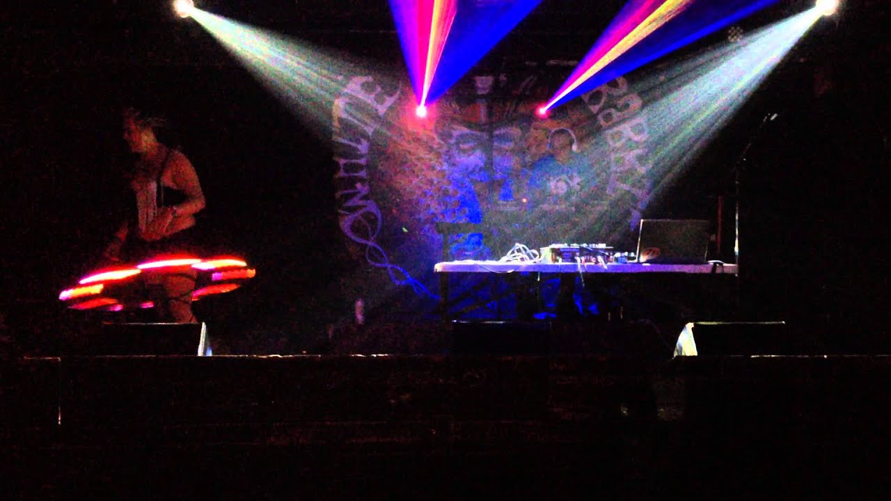 Dj Nuclear Assault At Sound Circus 2014 Part 1 ..... - YouTube