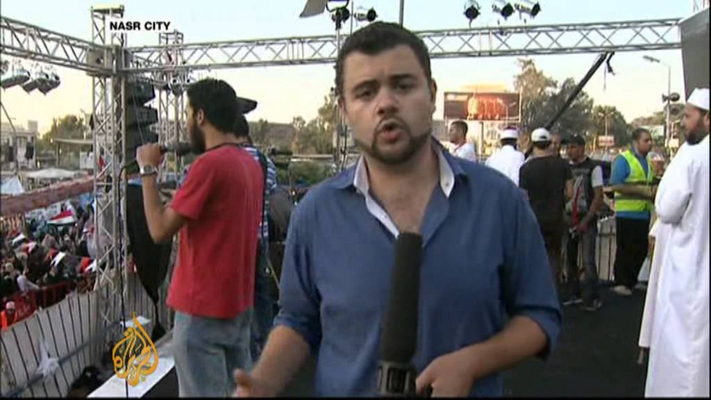 ينقل جمال الشايال، مراسل الجزيرة، تقريراً من موقع احتجاجات مؤيدة لمرسي.