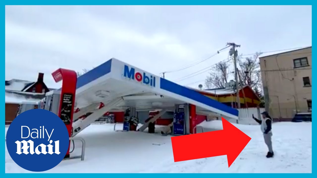 Extreme weather: Gas station collapses from snow storm in Buffalo, New York