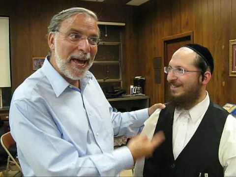 Assemblyman Dov Hikind Speaks "Yiddish" At Yad Eph...
