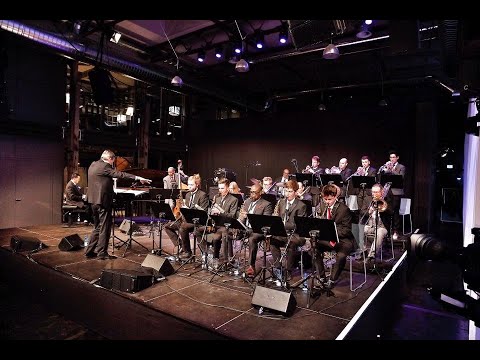 Obejrzyj Don't Get Around Much Anymore - Ron Carter & The Jazzaar Festival Big Band w YouTube