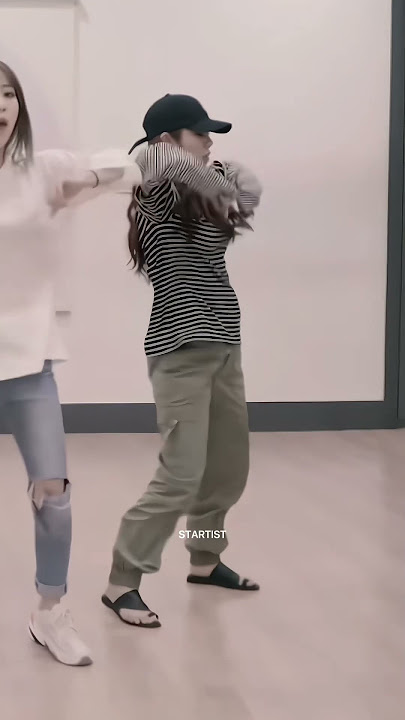she is sooooo fine 😫 #wheein #mamamoo