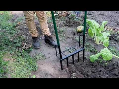 Cómo utilizar una Horca de Doble Mango Estándar | Agroforja - YouTube