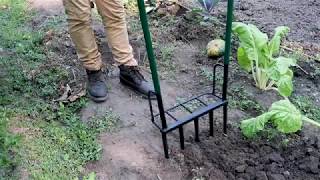 Cómo utilizar una Horca de Doble Mango Estándar | Agroforja
