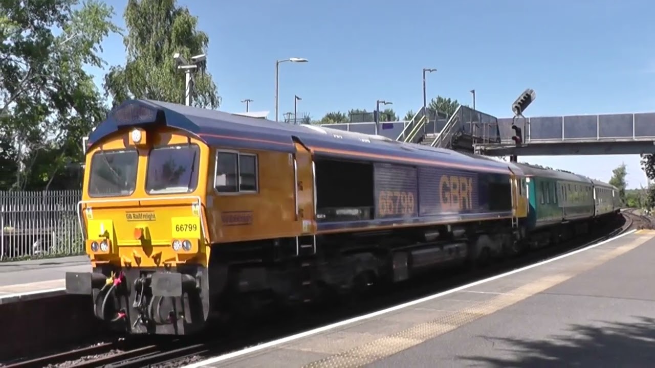 THE SOLENT SEARCHER GB RAILFREIGHT CLASS 69004 & 66799 FAWLEY ESSO 16/07/22