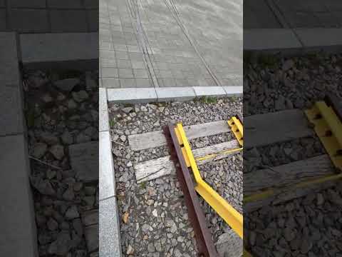 JR稚内駅を突き抜けている、日本最北端の線路には続く