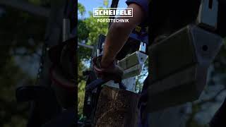 Stehender Holzspalter am Traktor im Einsatz #automobile #brennholz #wood