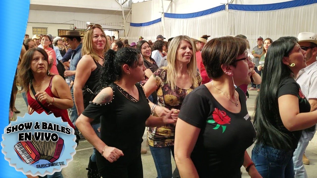 Bailando Buenas Rancheras de Traicioneros de la Cumbia - Reventon ...