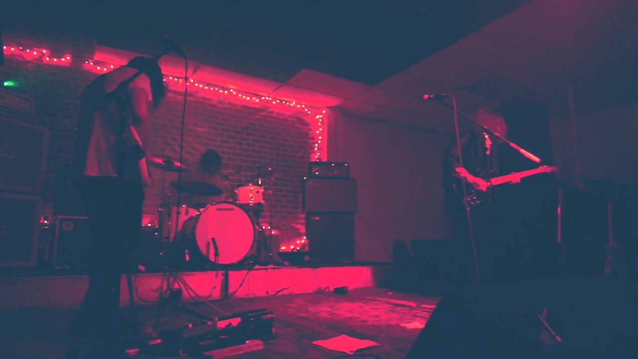 Ver Tennis System - "Try To Hide" en YouTube Ver Tennis System - "Try To Hide" en YouTube
