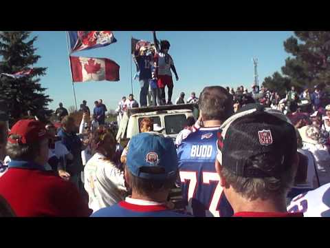 Buffalo Bills ketchup show @ Hammers Lot.MP4