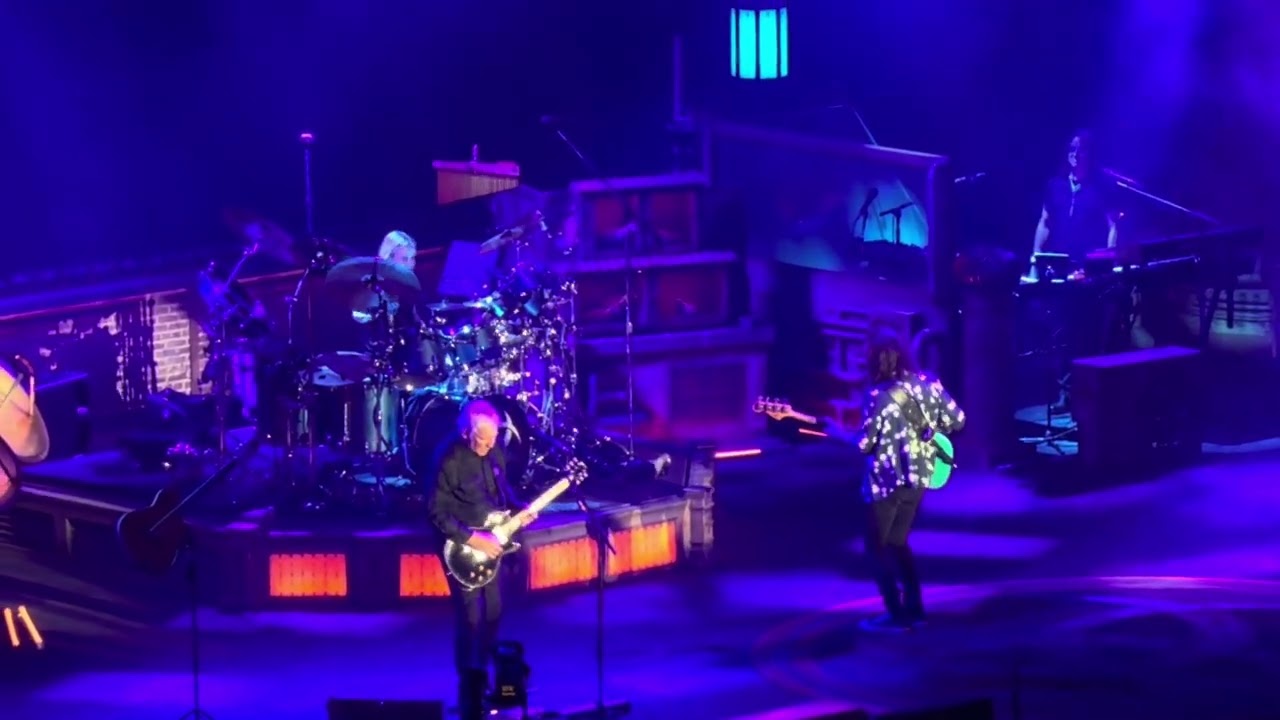 Rush Performs 'A Farewell to Kings' for First Time Since 1979 at