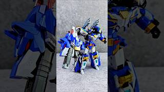 Review Blue Cop W! - Metal Cardbot!