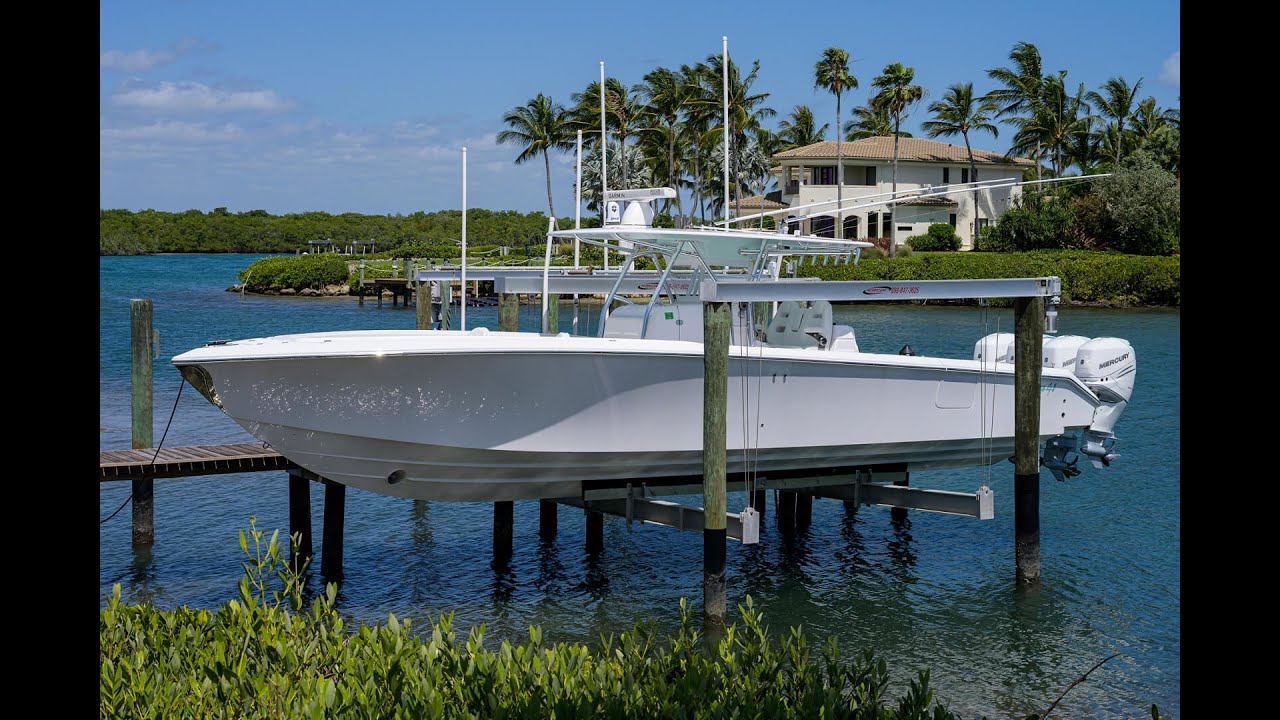 2018 Bahama 41 CC - For Sale with HMY Yachts