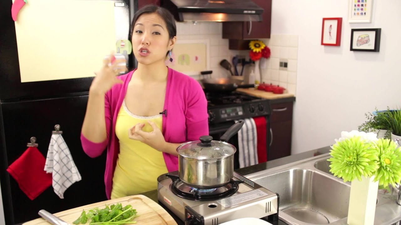 Coconut Lemongrass Steamed Clams Recipe Hot Thai Kitchen Youtube
