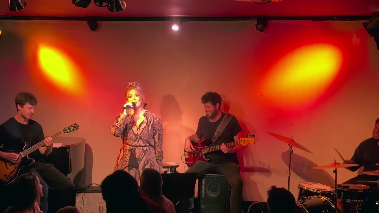 Toxic | Britney Spears (Live Cover)