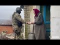 Крізь багнюку та під обстрілами: поліцейські доставили гумдопомогу мешканцям Луганщини