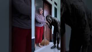 SURVIVAL SKILLS: OZAN DAN ZOMBIE DIMARAHIN EMAK #SHORT #SURVIVALSKILLS #SURVIVAL #SHORTVIDEO